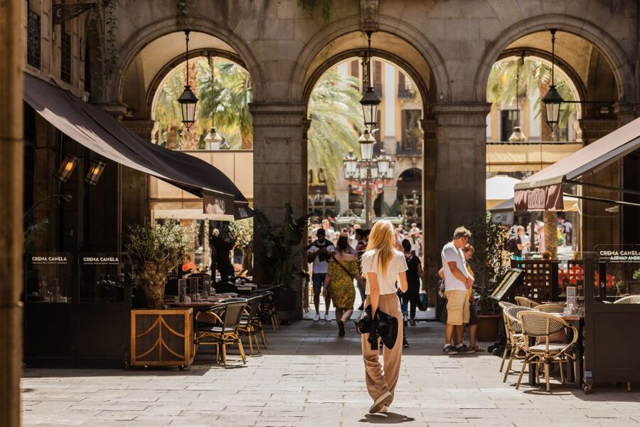 Barcelona: Private Custom Tour with a Local – Icons & Gems - Should you book the Barcelona private custom tour?