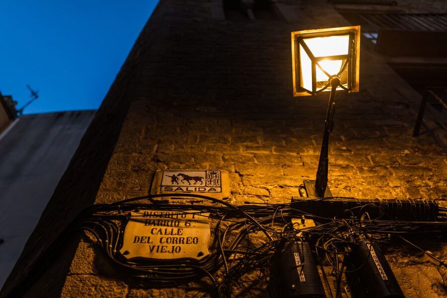 Barcelona: Private Custom Tour with a Local – Icons & Gems - Practical details that shape the day
