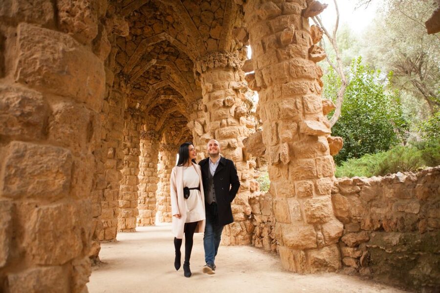 Barcelona: Private Full Park Güell Photoshoot - Practical advice for better photographs