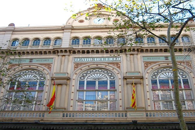 Barcelona Private Gothic Quarter Tour with Flamenco Show - The flamenco show at Official Casa Sors