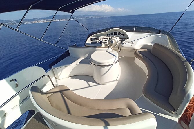 Barcelona Private Luxury Yacht Tour - Choosing between one and four hours