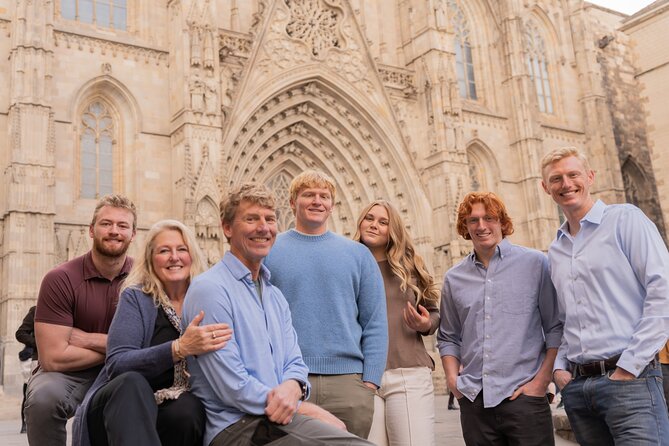 Barcelona Private Photoshoot at Cathedral & Kiss Wall - What you receive after the shoot