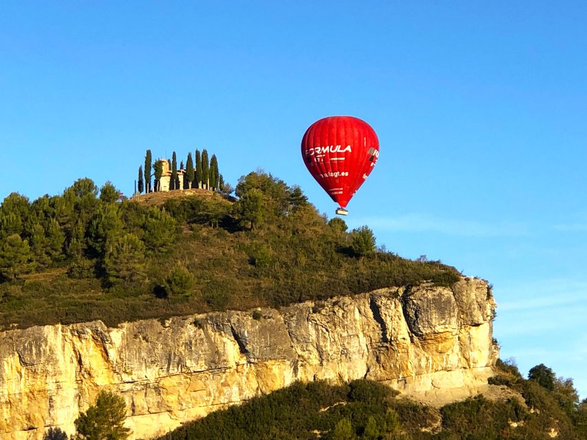 Barcelona: Private Romantic Balloon Flight - Who should book this experience
