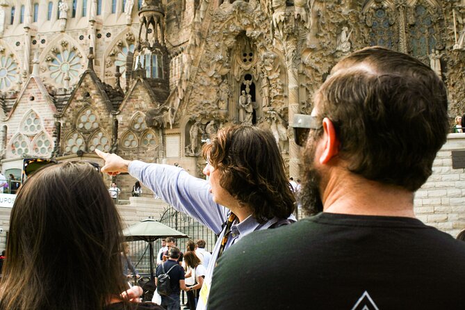 Barcelona: Private Sagrada Familia & Park Guell tour with Pickup - Is $421.67 per person a fair price?