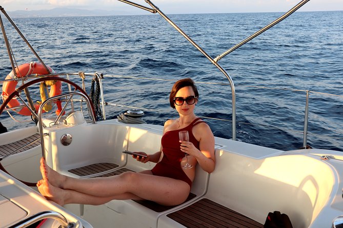Barcelona Private Sailing Tour with Drinks for Family and Friends - The captains make the difference