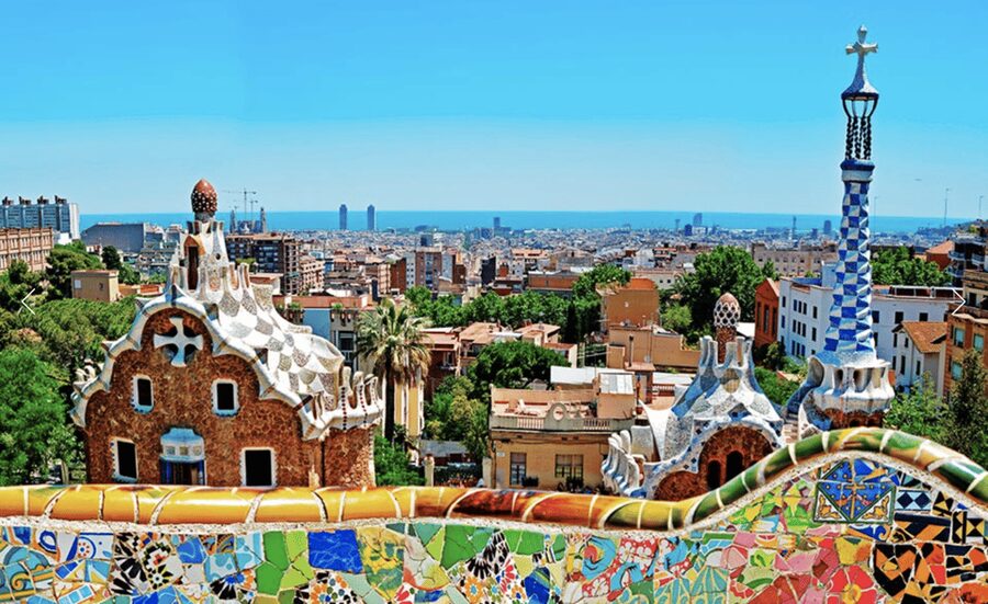 Barcelona Private Tour: Sagrada Familia,Park Güell & Pedrera - La Pedrera and Gaudí’s rooftop finale