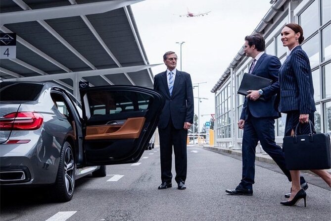 Barcelona Private transfer from Airport to Hotel / Cruise - A simple ride from Barcelona Airport to your door