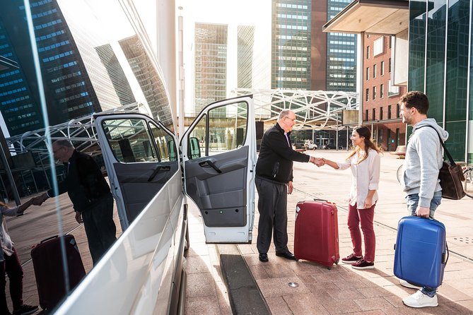 Barcelona Private Transfer from Cruise Port to Barcelona Airport - Vehicle size and luggage rules matter more than the low price