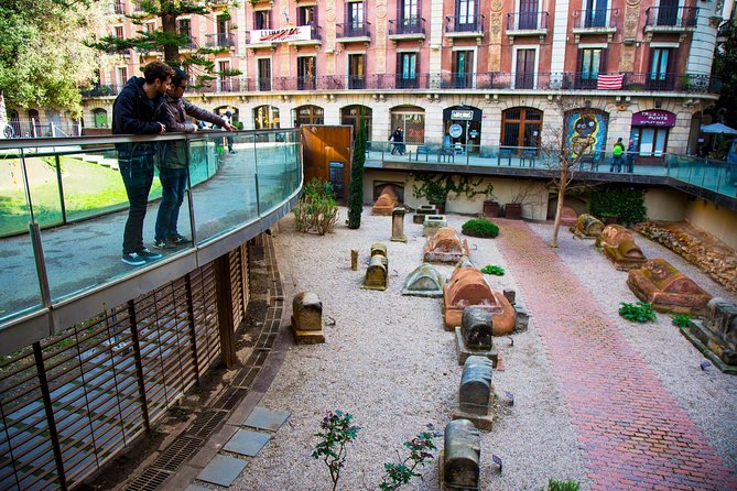 Barcelona Private Walking Tour through the City of Gaudi - Palau Güell and the first Gothic Quarter squares