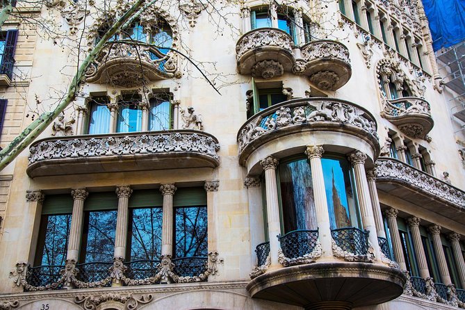 Barcelona Private Walking Tour through the City of Gaudi - Plaça Catalunya and the shift to the Eixample