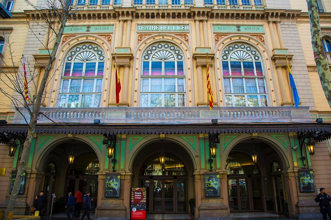 Barcelona Private Walking Tour through the City of Gaudi - What the guides add to the route
