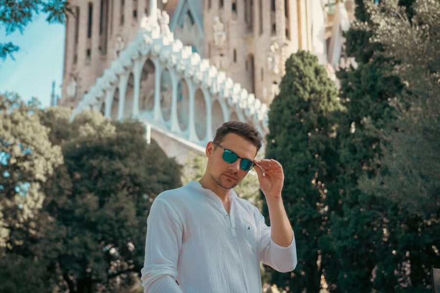 Barcelona: Professional Photoshoot Outside Sagrada Familia - Key points to know before you book