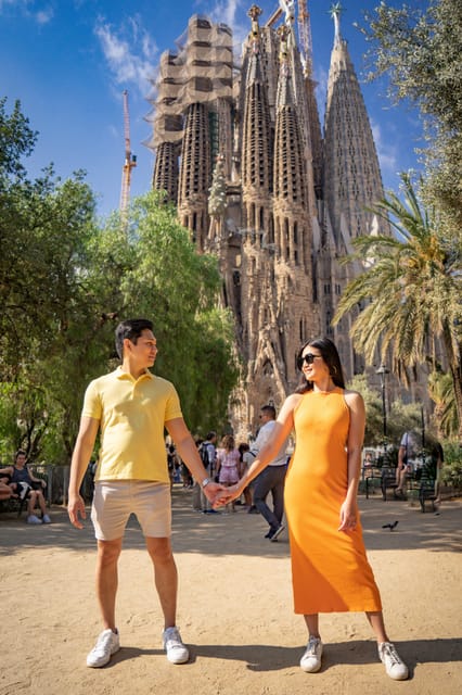 Barcelona: Professional Photoshoot Outside Sagrada Familia - Why a Sagrada Familia photoshoot can be worth your time