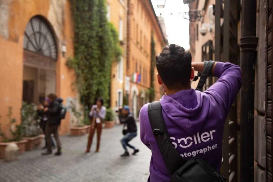 Barcelona: Professional Photoshoot Outside Sagrada Familia - Forty-five minutes around Gaudí’s great basilica