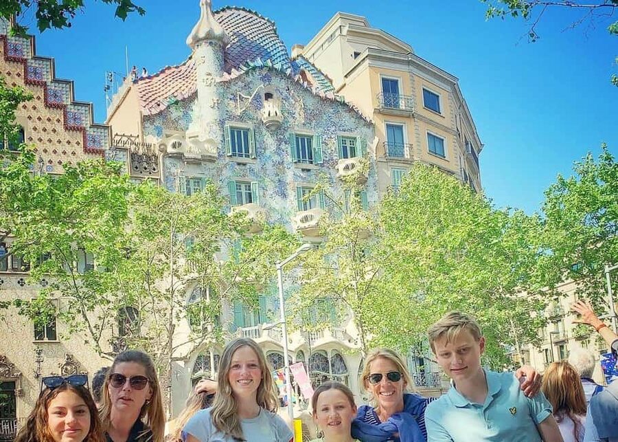 Barcelona: Ramblas, Gothic & Gaudí Architecture Walking Tour - Key points at a glance