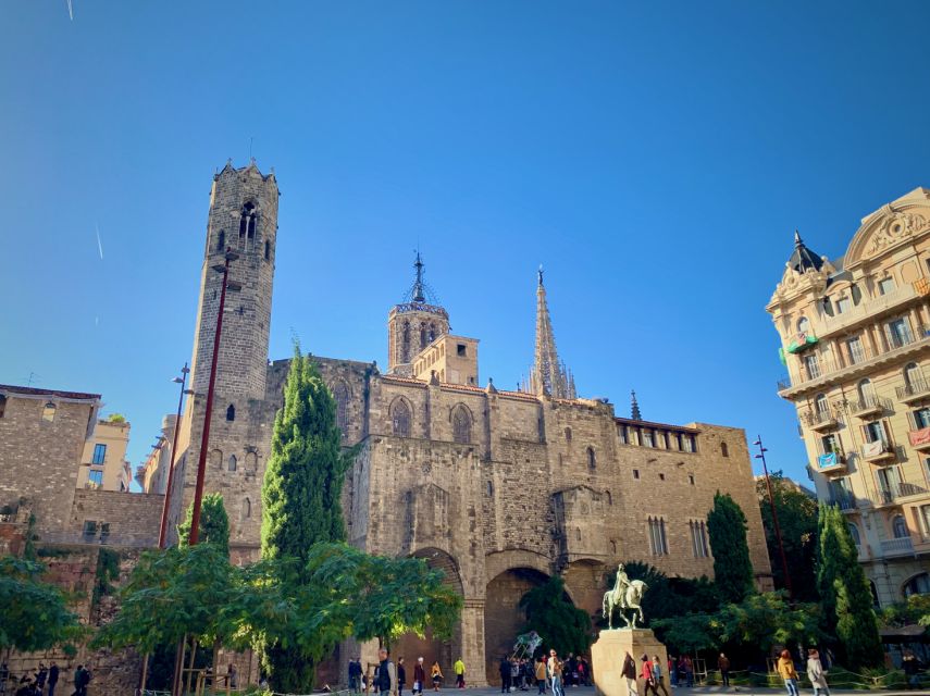 Barcelona: Ramblas, Gothic & Gaudí Architecture Walking Tour - Barcelona Cathedral and Plaça Sant Jaume