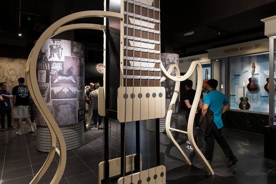 Barcelona: Rock Museum- Guitar Legends Hall - Holographic concerts and stage effects
