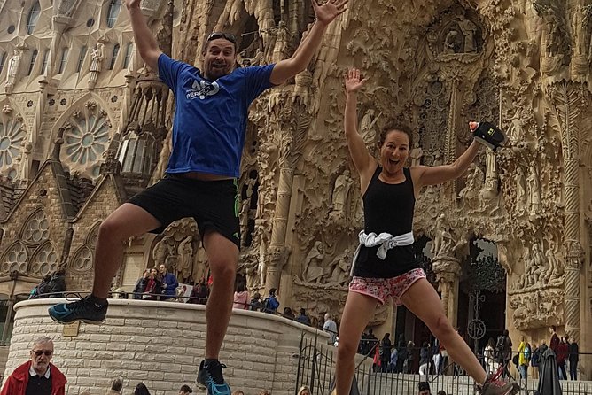 Barcelona Running Tour. Discover the city with a local - Casa Batlló and the modernist Eixample