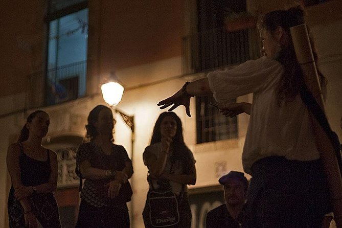 Barcelona's Dark History Night Tour - How the guide and equipment shape the experience