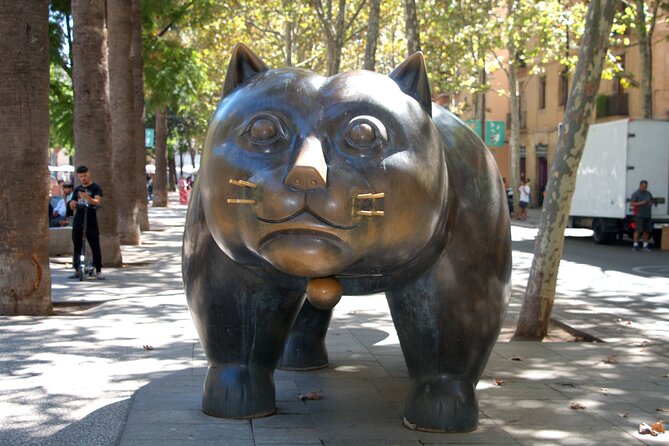 Barcelona's El Raval and the Gothic Quarter: A Self-Guided Audio Tour - El Peto and the city’s modern memory