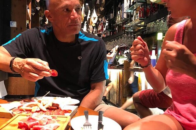 Barcelona´s Lunch or Dinner Tapas Tour: Food, drinks, happiness! - Plaça del Rei and the city’s medieval center