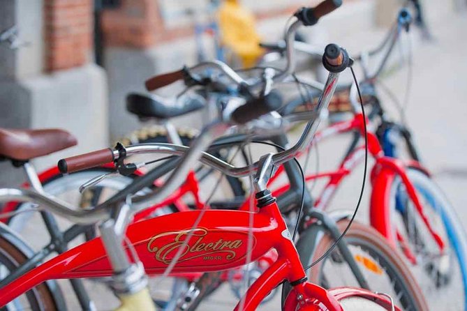 Barcelona's Original Bike Tour in English - What the guides add to the ride
