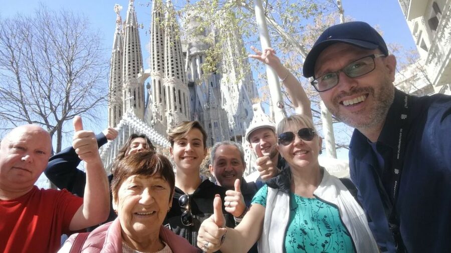 Barcelona: Sagrada Familia and City Tour with Hotel Pickup - Key points at a glance