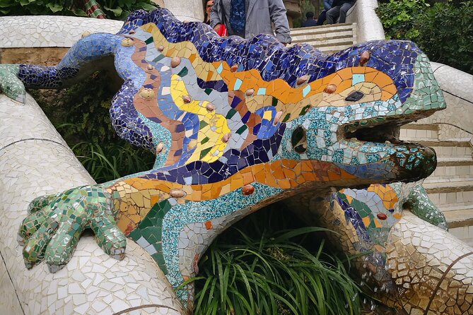Barcelona Sagrada Familia and Guell Park drink and tapa - The guide can make or break the experience