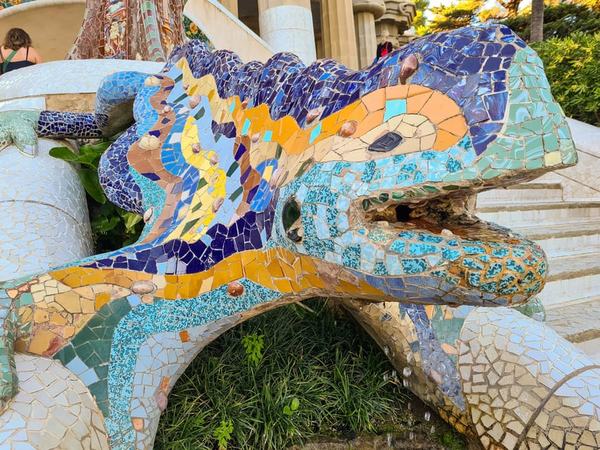 Barcelona: Sagrada Família and Park Güell Guided Tour - Four hours is efficient, not leisurely