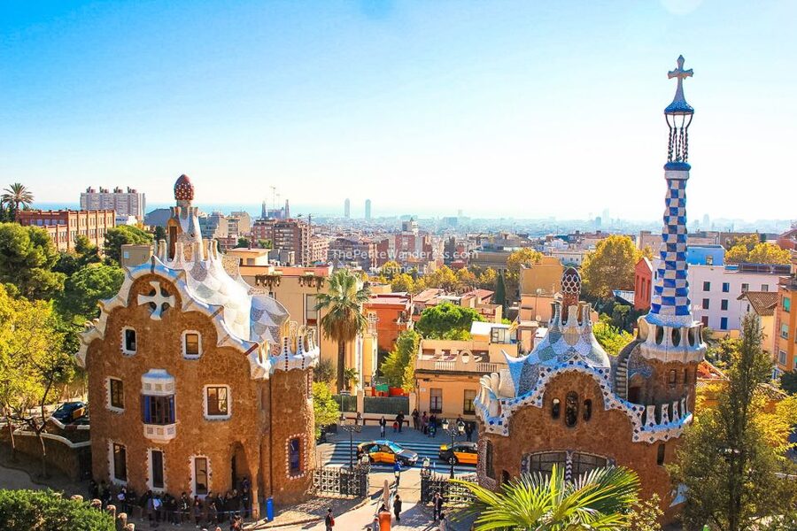Barcelona: Sagrada Familia and Park Guell Small-Group Tour - Key points at a glance