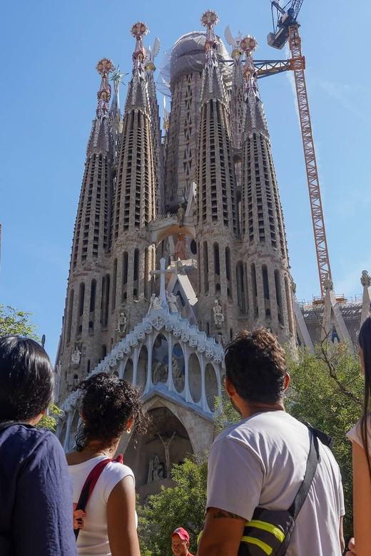 Barcelona: Sagrada Familia and Park Güell Tour - FAQ