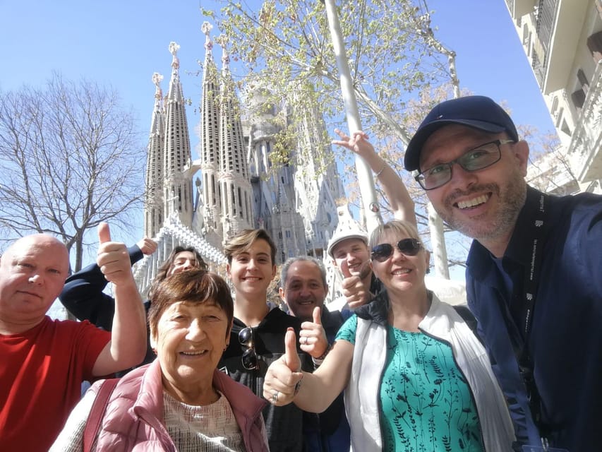 Barcelona: Sagrada Familia and Park Güell with Hotel Pickup - Park Güell closes the day with color and city views