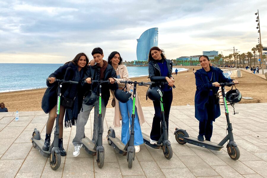 Barcelona: Sagrada Familia Electric Scooter or Bike Tour - One Ride From Medieval Streets to Gaudí’s Basilica