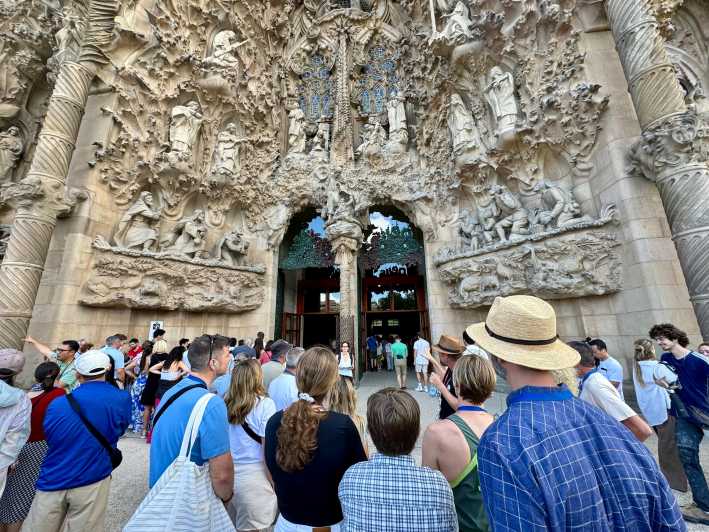 Barcelona: Sagrada Familia Entry Ticket and Guided Tour - Dress rules, timing, and access