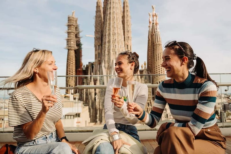 Barcelona: Sagrada Familia Evening Tour with Cava - Sercotel Rosellón rooftop: a practical opening toast