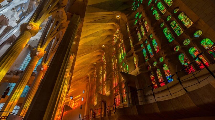 Barcelona: Sagrada Familia Fast Track Guided Tour - What to wear and what to carry