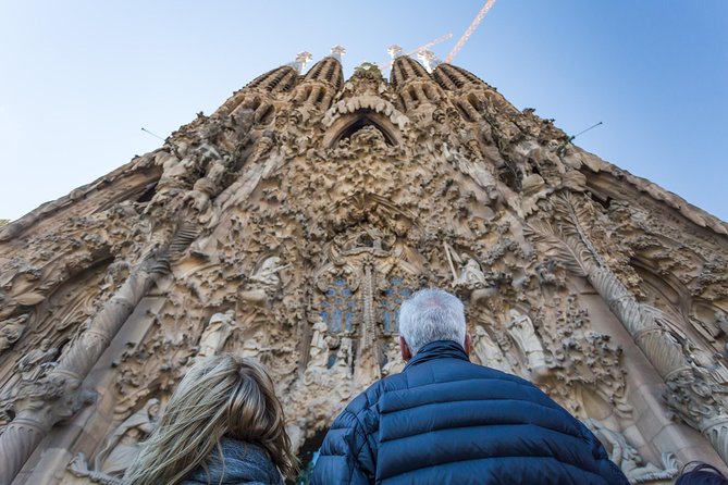 Barcelona: Sagrada Familia Guided Tour with Fast Track Access - Why a guided visit helps at Sagrada Familia