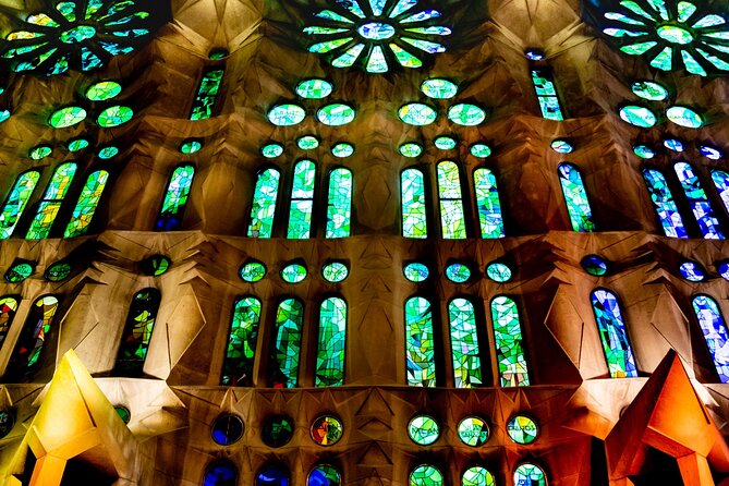 Barcelona Sagrada Familia Guided Visit With Optional Extras. - A group of up to 20 people