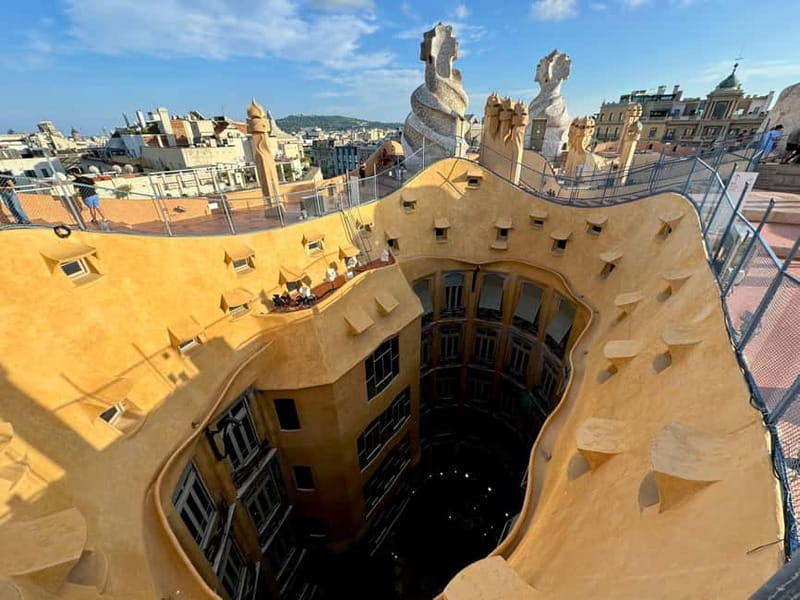 Barcelona: Sagrada Familia, La Pedrera & Cava Tasting Tour - Key points at a glance
