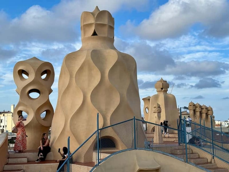 Barcelona: Sagrada Familia, La Pedrera & Cava Tasting Tour - Who should book this tour