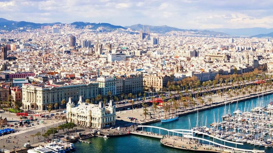 Barcelona: Sagrada Familia & Montserrat Full-Day with Pickup - Who will get the most from this tour