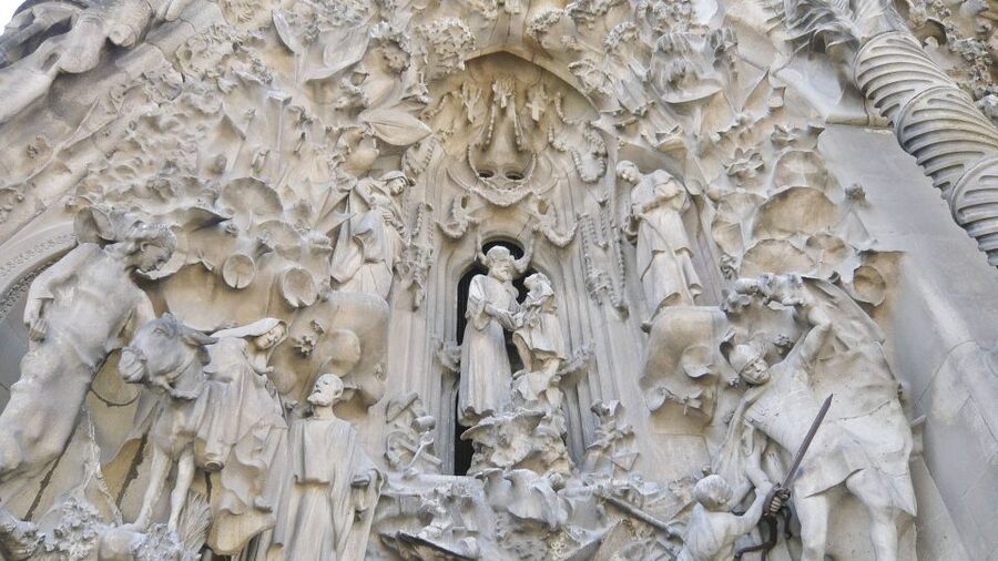 Barcelona: Sagrada Familia & Montserrat Full-Day with Pickup - Transport, group size, and the true cost