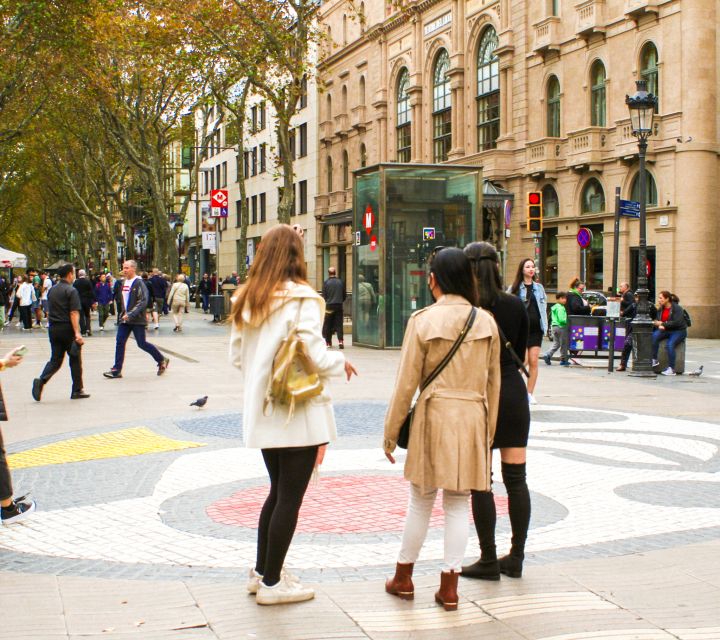Barcelona: Sagrada Familia, Park Güell and Old Town Tour - Who should book this Barcelona tour?
