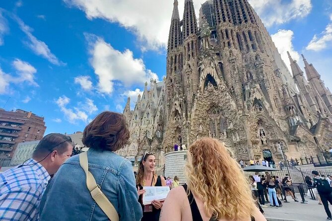 Barcelona: Sagrada Familia & Park Guell Guided Tour + Transfer - Crowds, Walking, and Weather