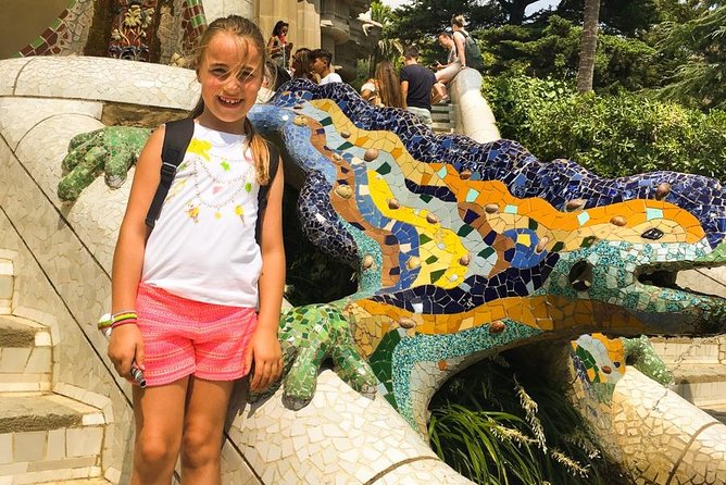 Barcelona: Sagrada Familia, Park Guell & Tapas Private Tour - Palau Güell and the first taste of Gaudí