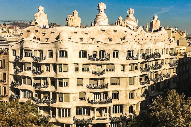 Barcelona: Sagrada Familia, Park Guell & Tapas Private Tour - Reaching Park Güell by taxi