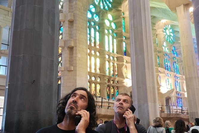 Barcelona: Sagrada Familia, Park Guell & Tapas Private Tour - Forty minutes through the Gothic Quarter