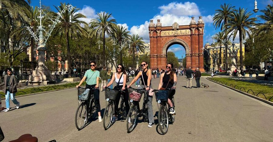 Barcelona: Sagrada Familia Private E-Scooter Tour - Barceloneta Beach and Olympic Port
