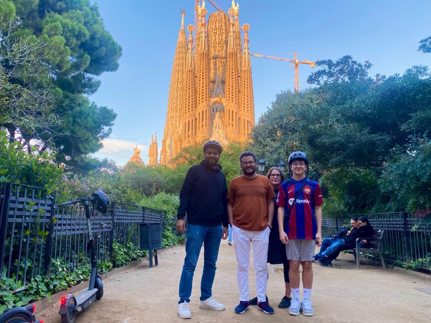 Barcelona: Sagrada Familia Private E-Scooter Tour - Gothic streets, Port Vell, and the waterfront