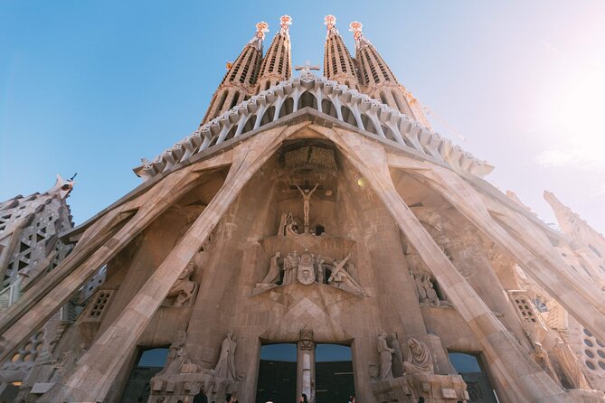 Barcelona: Sagrada Familia Semi-Private Guided Tour - Key points at a glance